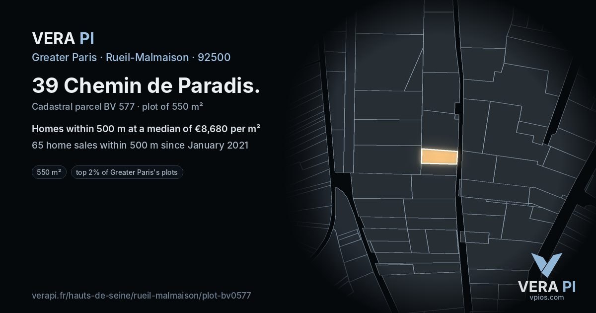 39 Chemin de Paradis, Rueil-Malmaison at night – the plot lit, the parcels around coloured by the prices near them