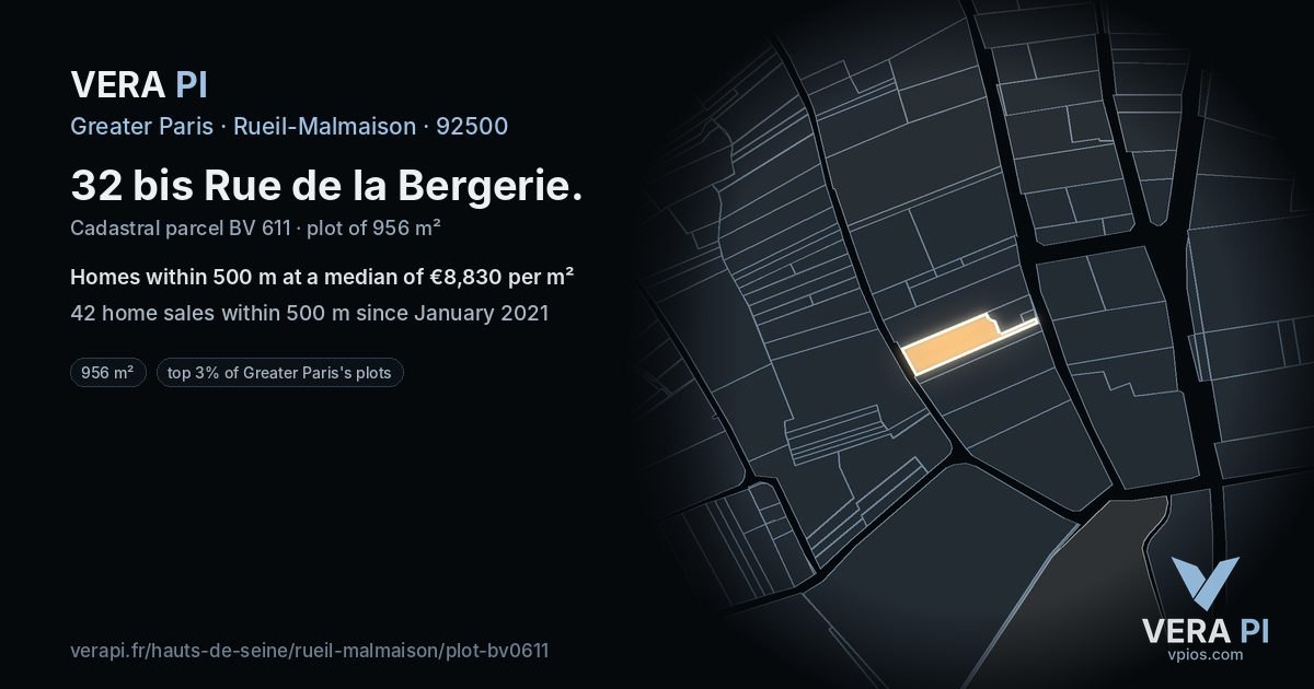 32 bis Rue de la Bergerie, Rueil-Malmaison at night – the plot lit, the parcels around coloured by the prices near them