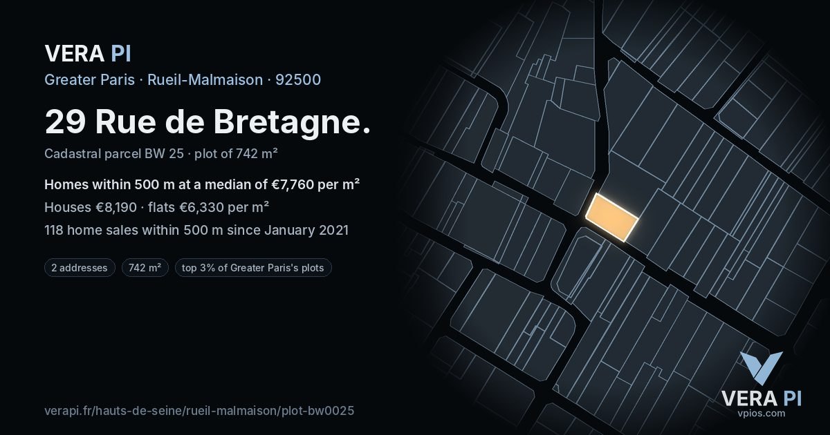 29 Rue de Bretagne, Rueil-Malmaison at night – the plot lit, the parcels around coloured by the prices near them
