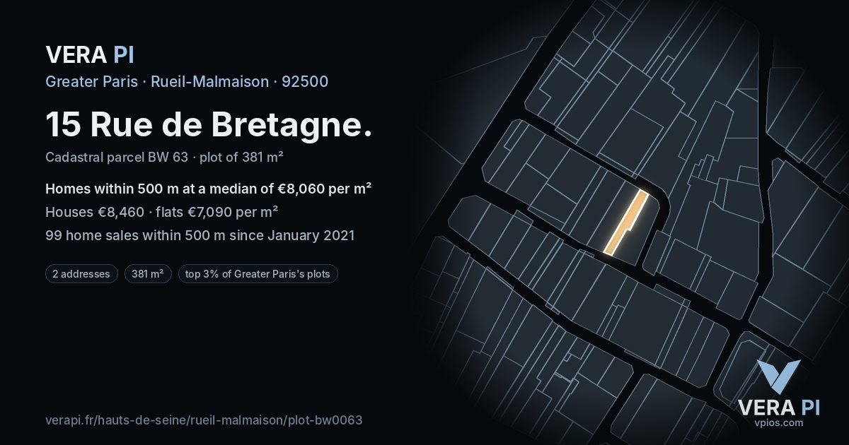 15 Rue de Bretagne, Rueil-Malmaison at night – the plot lit, the parcels around coloured by the prices near them