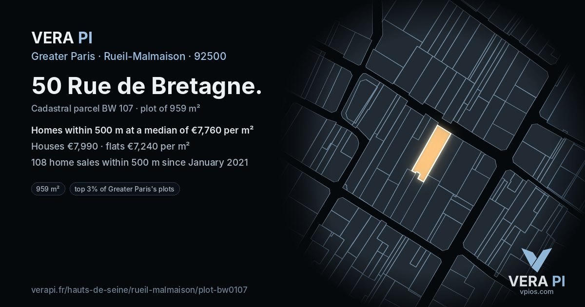 50 Rue de Bretagne, Rueil-Malmaison at night – the plot lit, the parcels around coloured by the prices near them
