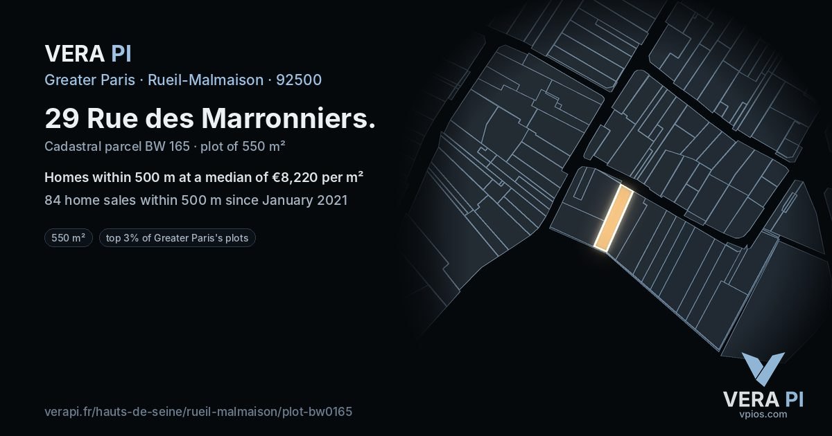 29 Rue des Marronniers, Rueil-Malmaison at night – the plot lit, the parcels around coloured by the prices near them