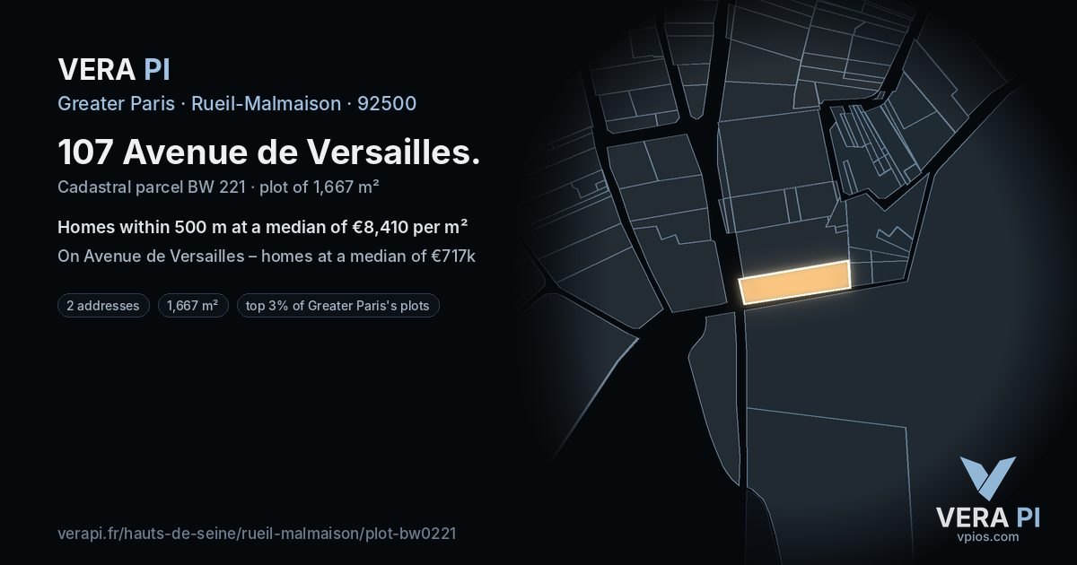 107 Avenue de Versailles, Rueil-Malmaison at night – the plot lit, the parcels around coloured by the prices near them