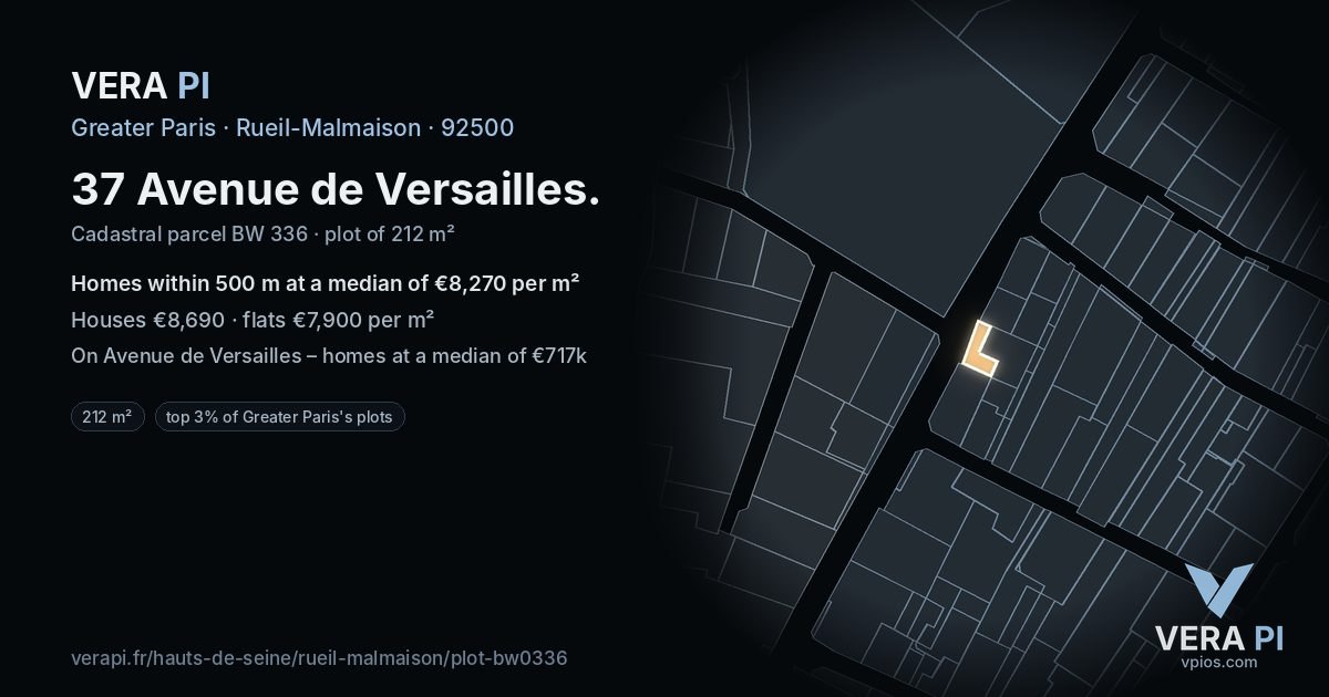37 Avenue de Versailles, Rueil-Malmaison at night – the plot lit, the parcels around coloured by the prices near them