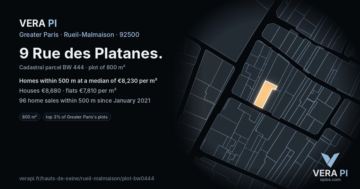 9 Rue des Platanes, Rueil-Malmaison at night – the plot lit, the parcels around coloured by the prices near them