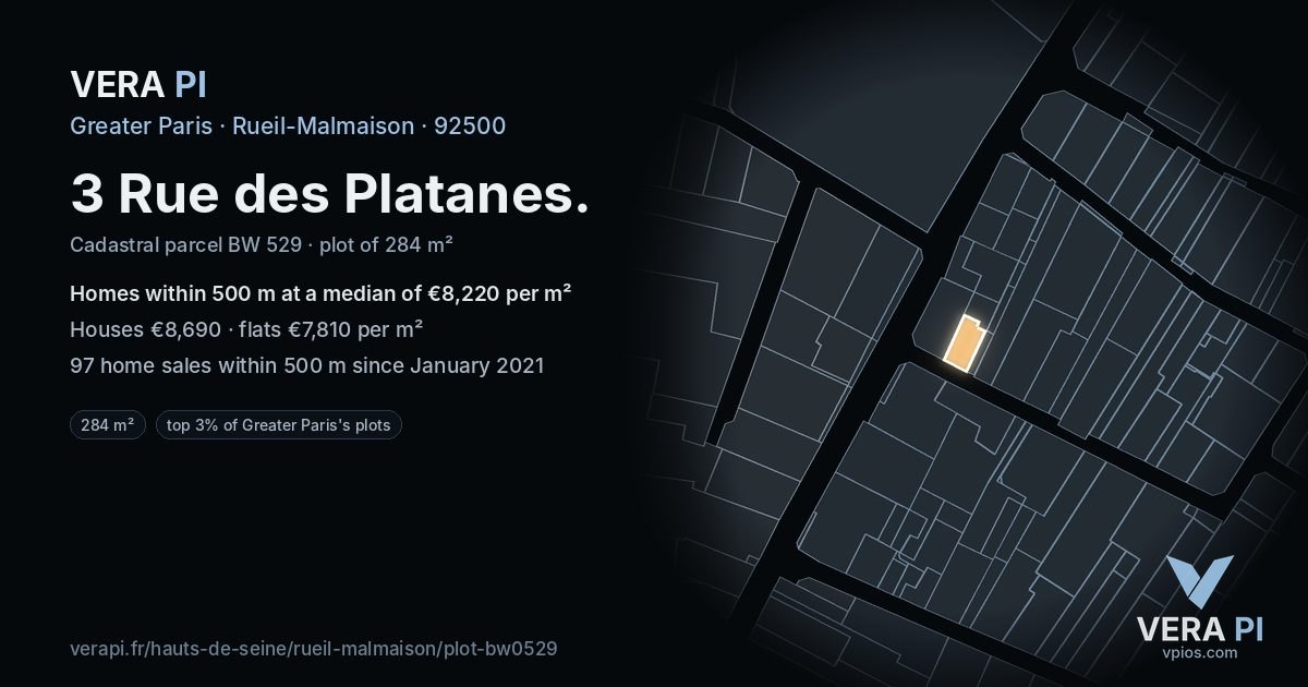 3 Rue des Platanes, Rueil-Malmaison at night – the plot lit, the parcels around coloured by the prices near them