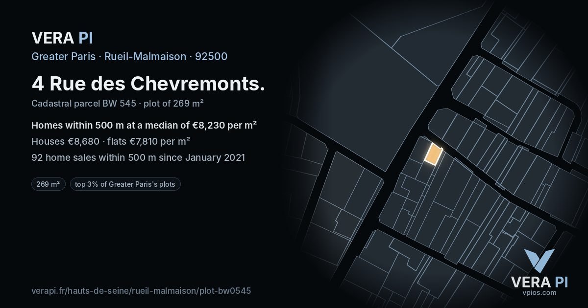 4 Rue des Chevremonts, Rueil-Malmaison at night – the plot lit, the parcels around coloured by the prices near them