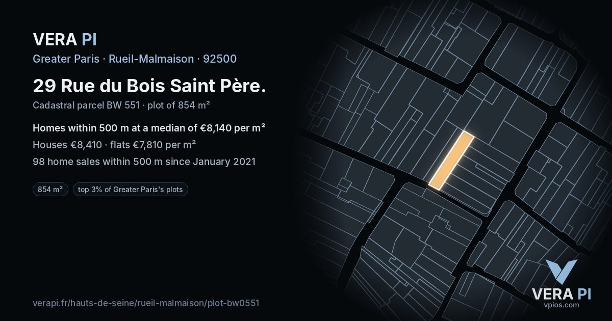 29 Rue du Bois Saint Père, Rueil-Malmaison at night – the plot lit, the parcels around coloured by the prices near them