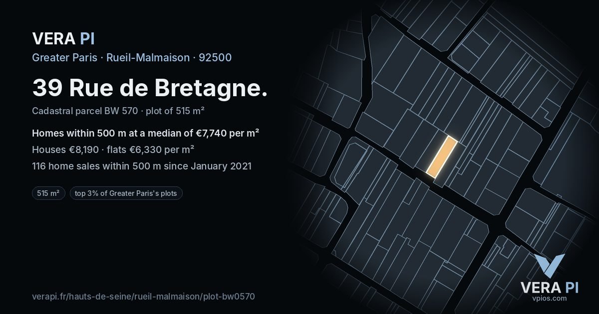 39 Rue de Bretagne, Rueil-Malmaison at night – the plot lit, the parcels around coloured by the prices near them