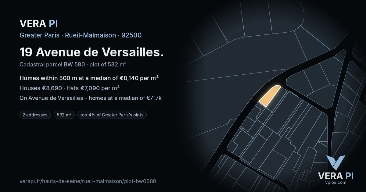 19 Avenue de Versailles, Rueil-Malmaison at night – the plot lit, the parcels around coloured by the prices near them