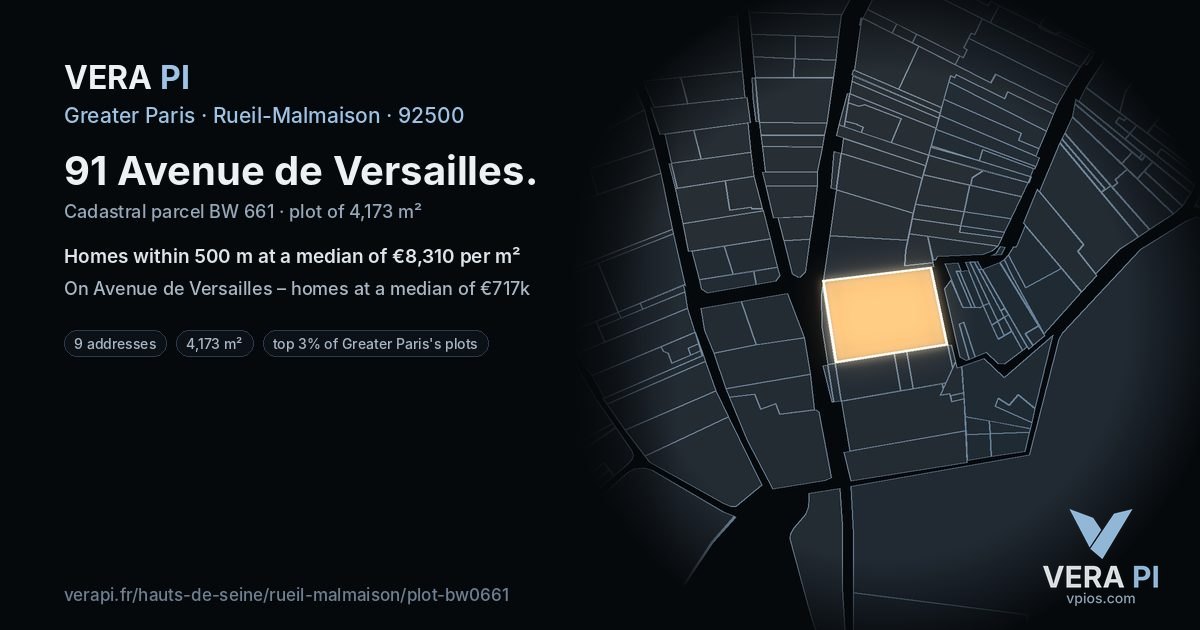 91 Avenue de Versailles, Rueil-Malmaison at night – the plot lit, the parcels around coloured by the prices near them