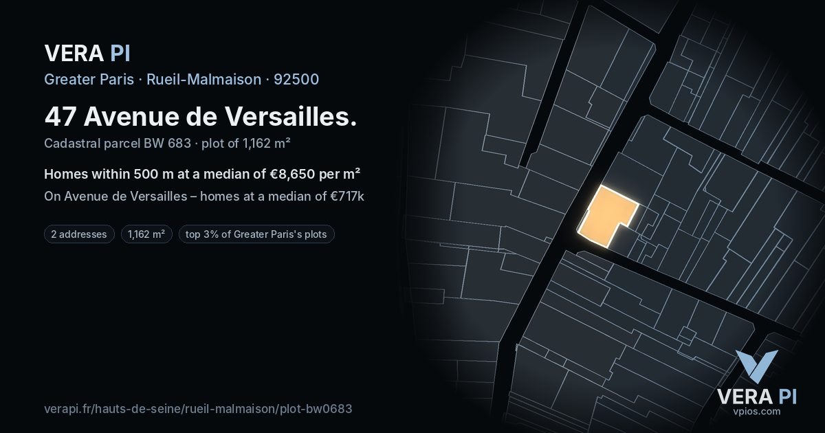 47 Avenue de Versailles, Rueil-Malmaison at night – the plot lit, the parcels around coloured by the prices near them