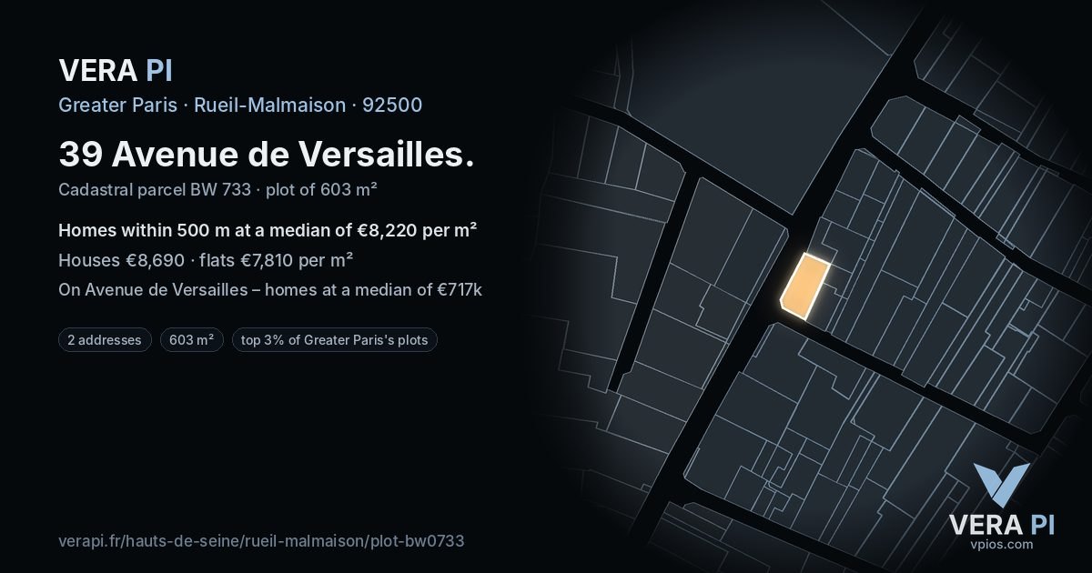 39 Avenue de Versailles, Rueil-Malmaison at night – the plot lit, the parcels around coloured by the prices near them