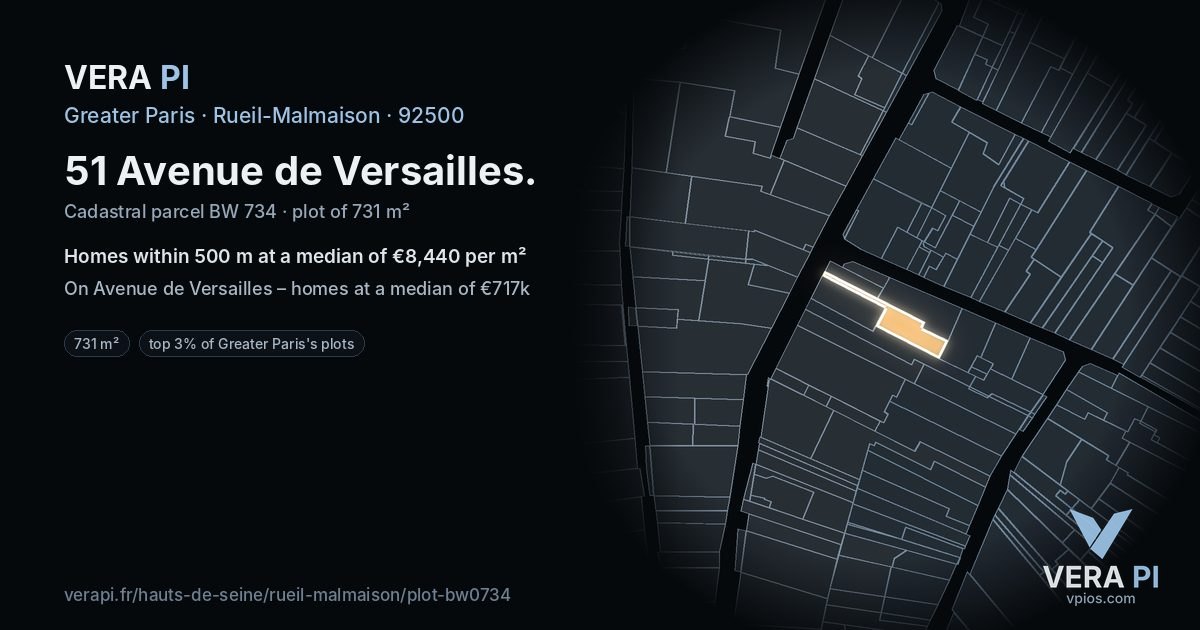51 Avenue de Versailles, Rueil-Malmaison at night – the plot lit, the parcels around coloured by the prices near them