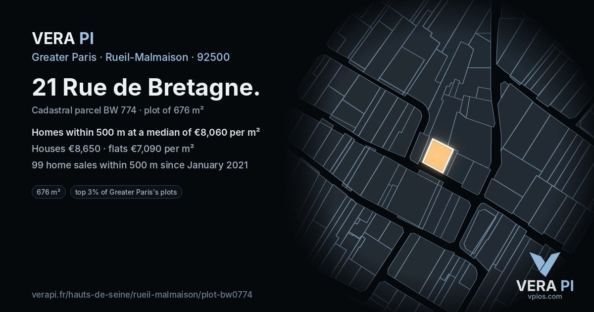 21 Rue de Bretagne, Rueil-Malmaison at night – the plot lit, the parcels around coloured by the prices near them