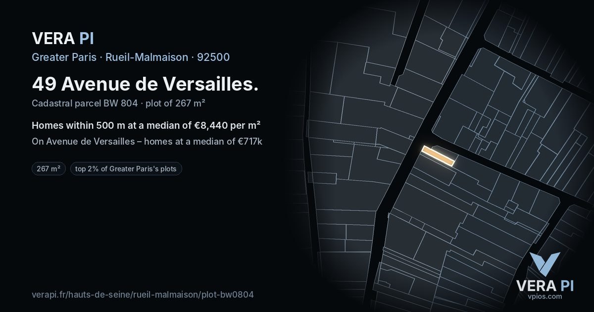 49 Avenue de Versailles, Rueil-Malmaison at night – the plot lit, the parcels around coloured by the prices near them
