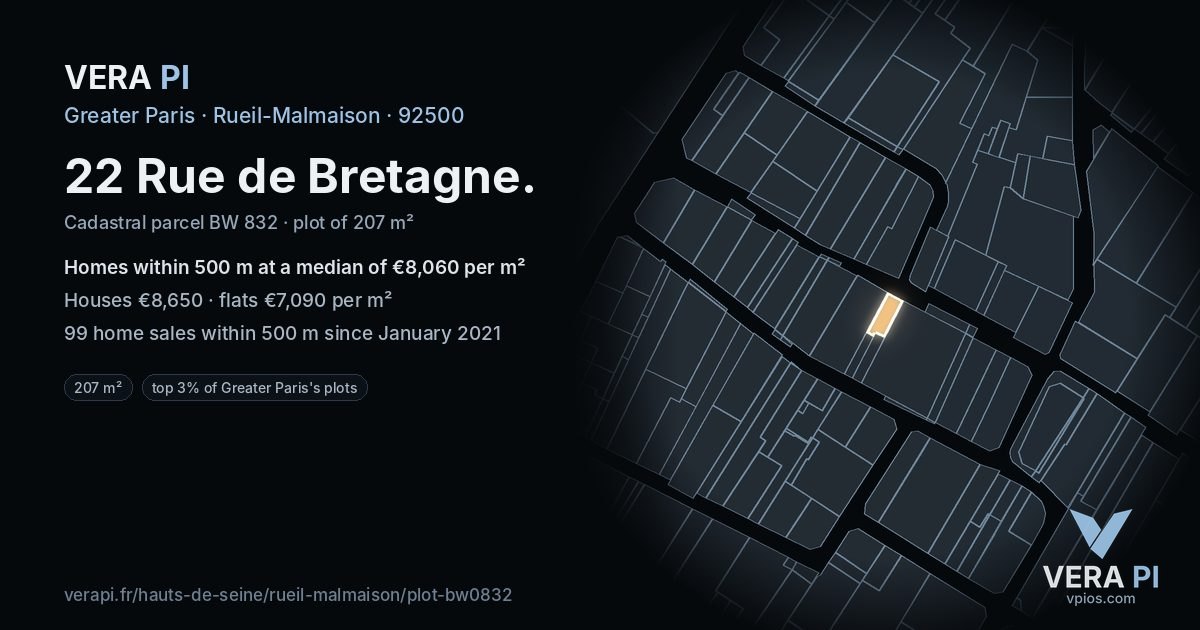 22 Rue de Bretagne, Rueil-Malmaison at night – the plot lit, the parcels around coloured by the prices near them
