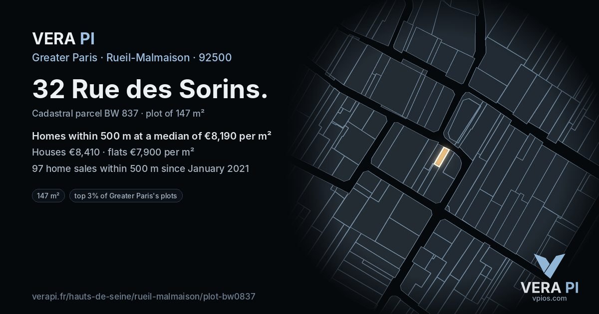 32 Rue des Sorins, Rueil-Malmaison at night – the plot lit, the parcels around coloured by the prices near them