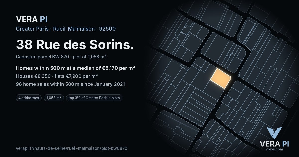 38 Rue des Sorins, Rueil-Malmaison at night – the plot lit, the parcels around coloured by the prices near them