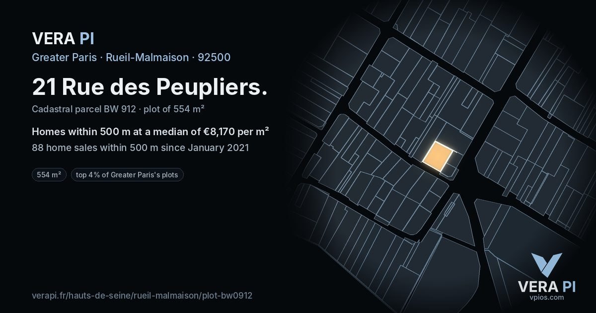 21 Rue des Peupliers, Rueil-Malmaison at night – the plot lit, the parcels around coloured by the prices near them