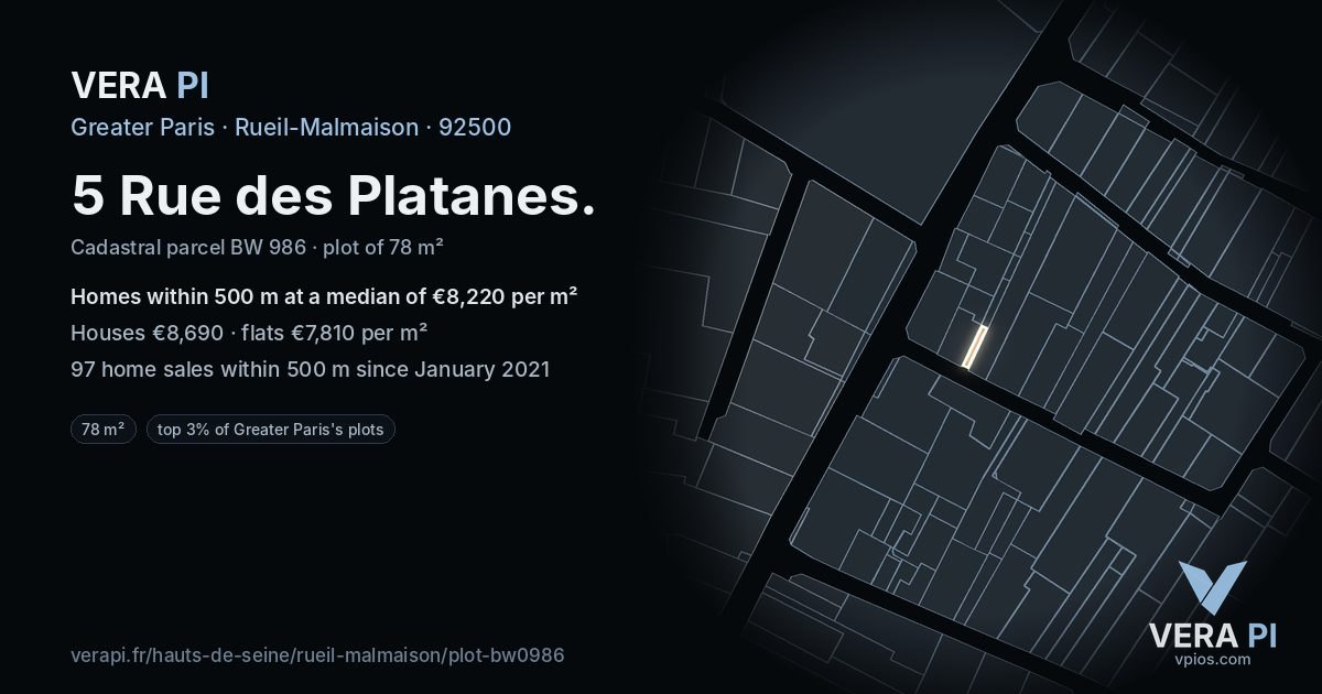 5 Rue des Platanes, Rueil-Malmaison at night – the plot lit, the parcels around coloured by the prices near them
