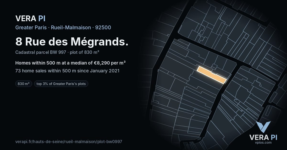 8 Rue des Mégrands, Rueil-Malmaison at night – the plot lit, the parcels around coloured by the prices near them