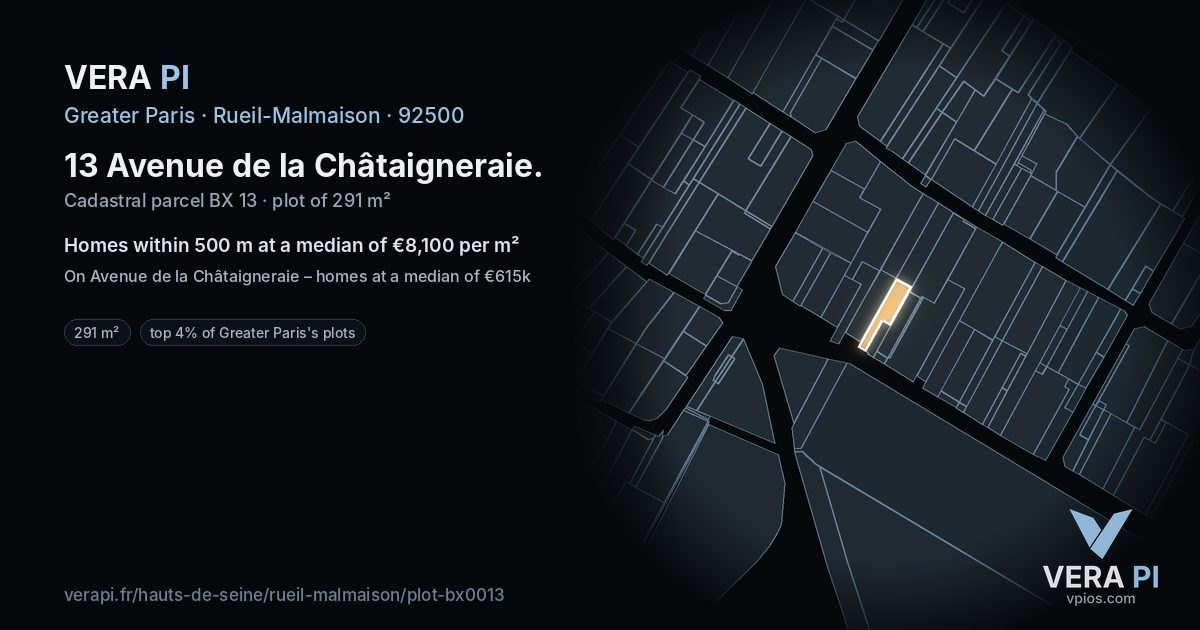 13 Avenue de la Châtaigneraie, Rueil-Malmaison at night – the plot lit, the parcels around coloured by the prices near them