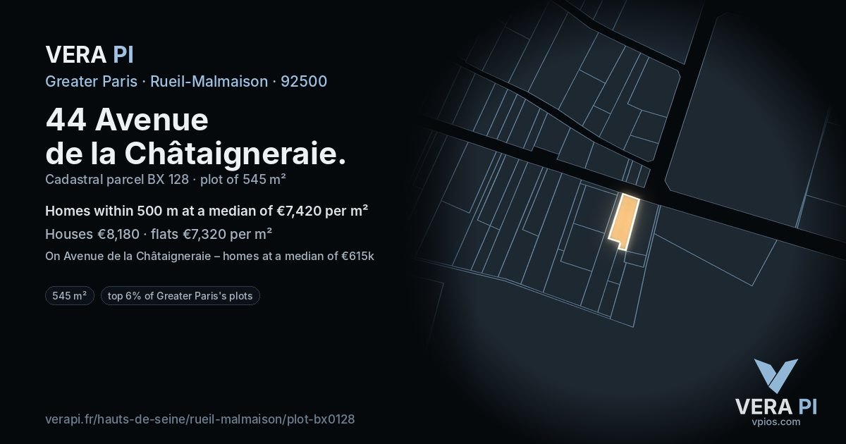 44 Avenue de la Châtaigneraie, Rueil-Malmaison at night – the plot lit, the parcels around coloured by the prices near them