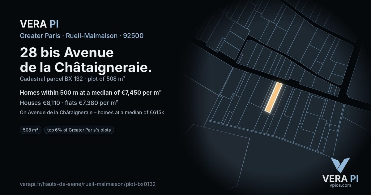 28 bis Avenue de la Châtaigneraie, Rueil-Malmaison at night – the plot lit, the parcels around coloured by the prices near them