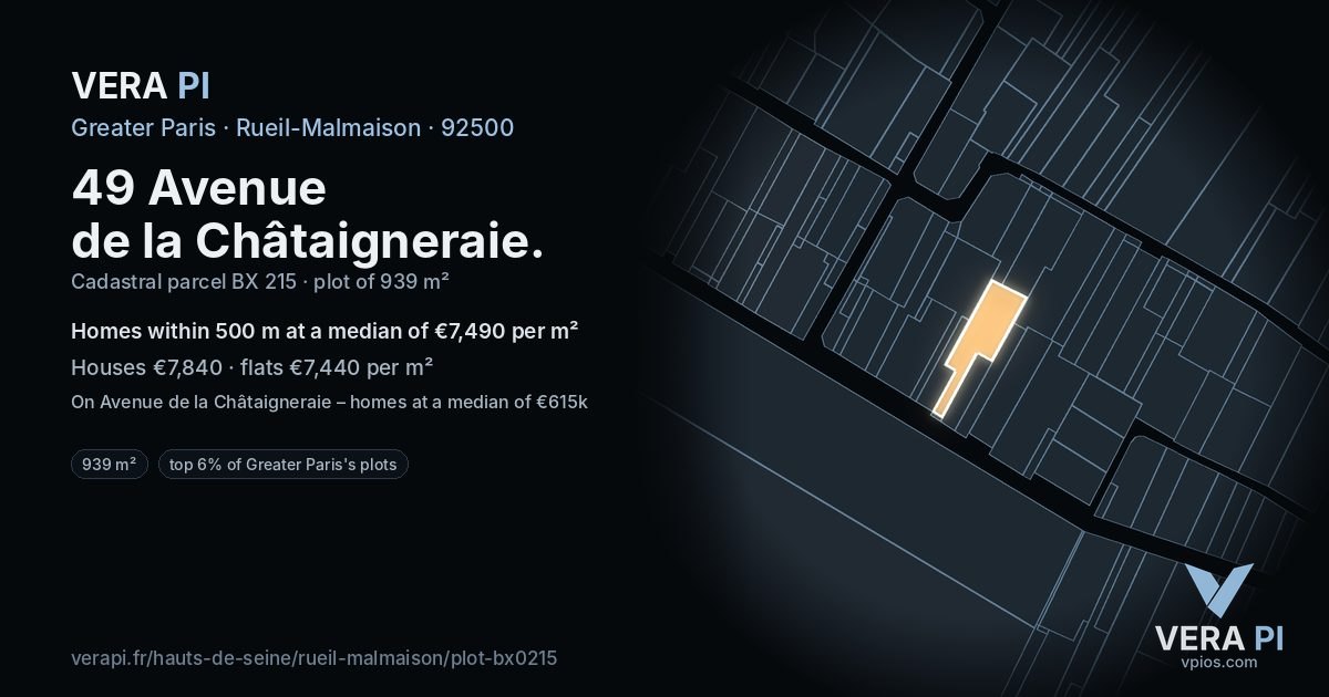 49 Avenue de la Châtaigneraie, Rueil-Malmaison at night – the plot lit, the parcels around coloured by the prices near them
