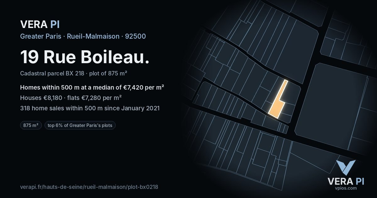 19 Rue Boileau, Rueil-Malmaison at night – the plot lit, the parcels around coloured by the prices near them