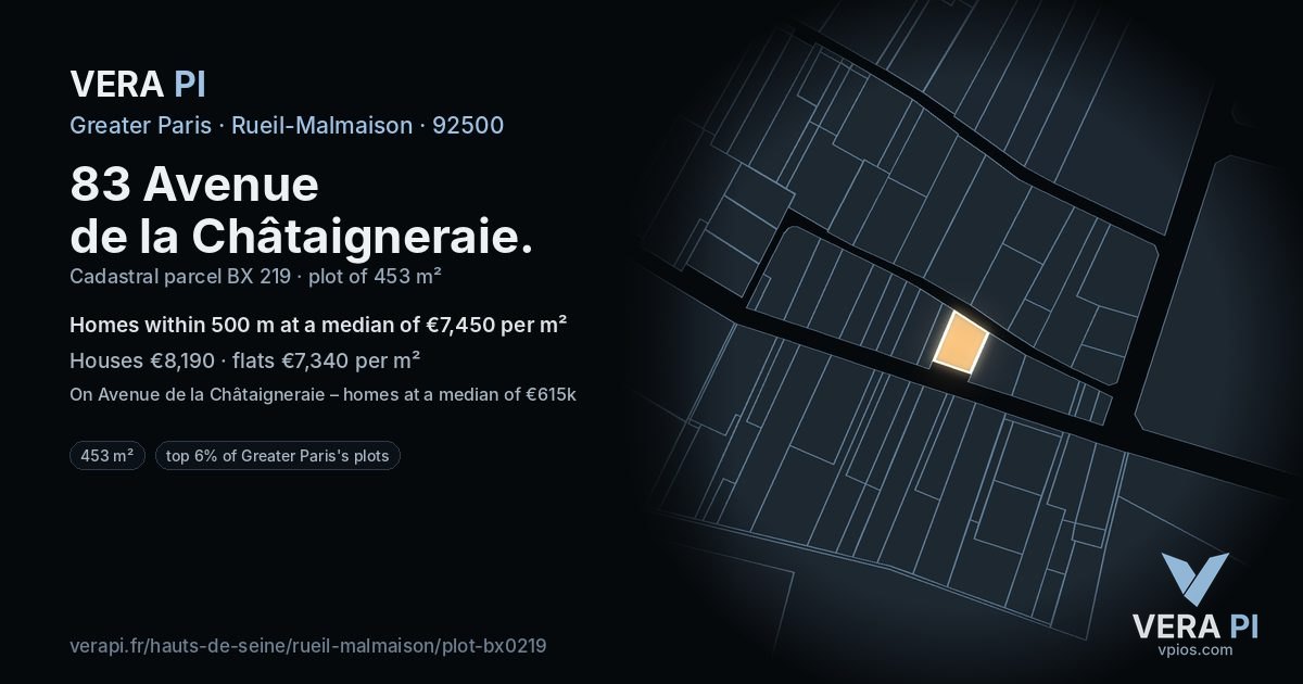 83 Avenue de la Châtaigneraie, Rueil-Malmaison at night – the plot lit, the parcels around coloured by the prices near them