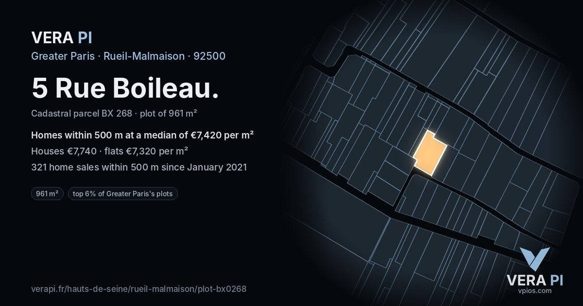 5 Rue Boileau, Rueil-Malmaison at night – the plot lit, the parcels around coloured by the prices near them