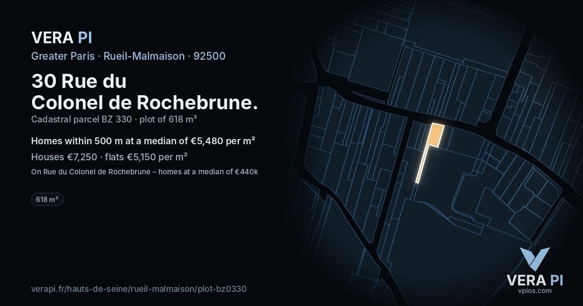 30 Rue du Colonel de Rochebrune, Rueil-Malmaison at night – the plot lit, the parcels around coloured by the prices near them