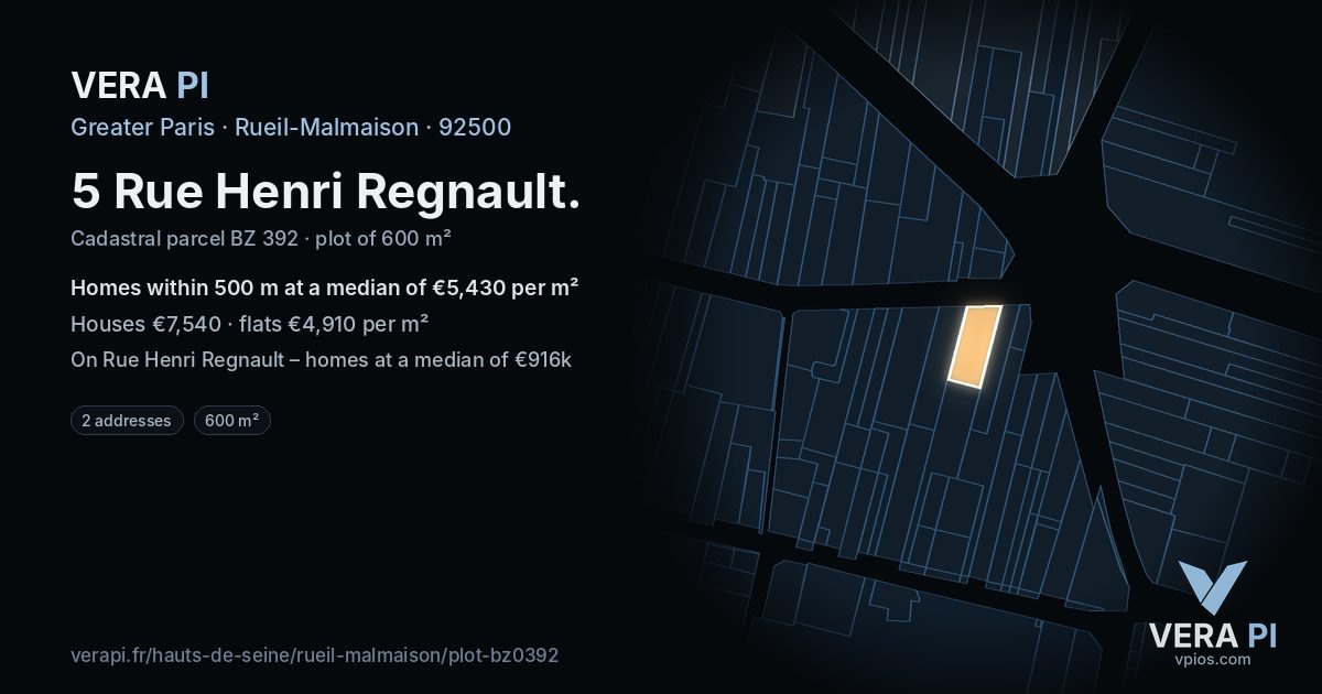 5 Rue Henri Regnault, Rueil-Malmaison at night – the plot lit, the parcels around coloured by the prices near them