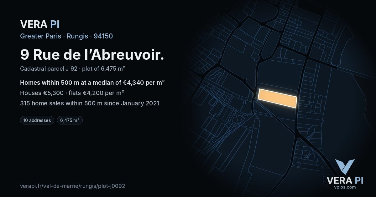 9 Rue de l’Abreuvoir, Rungis at night – the plot lit, the parcels around coloured by the prices near them