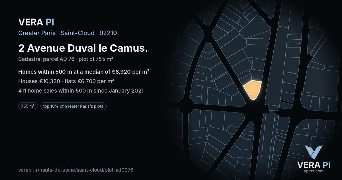 2 Avenue Duval le Camus, Saint-Cloud at night – the plot lit, the parcels around coloured by the prices near them