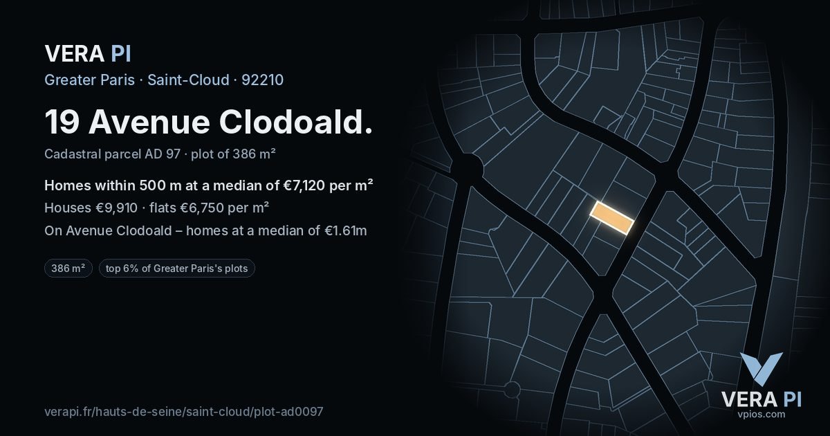 19 Avenue Clodoald, Saint-Cloud at night – the plot lit, the parcels around coloured by the prices near them