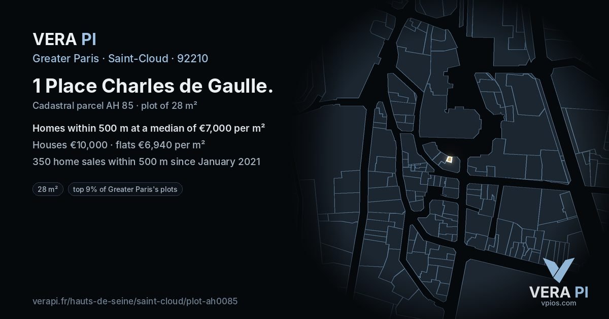 1 Place Charles de Gaulle, Saint-Cloud at night – the plot lit, the parcels around coloured by the prices near them