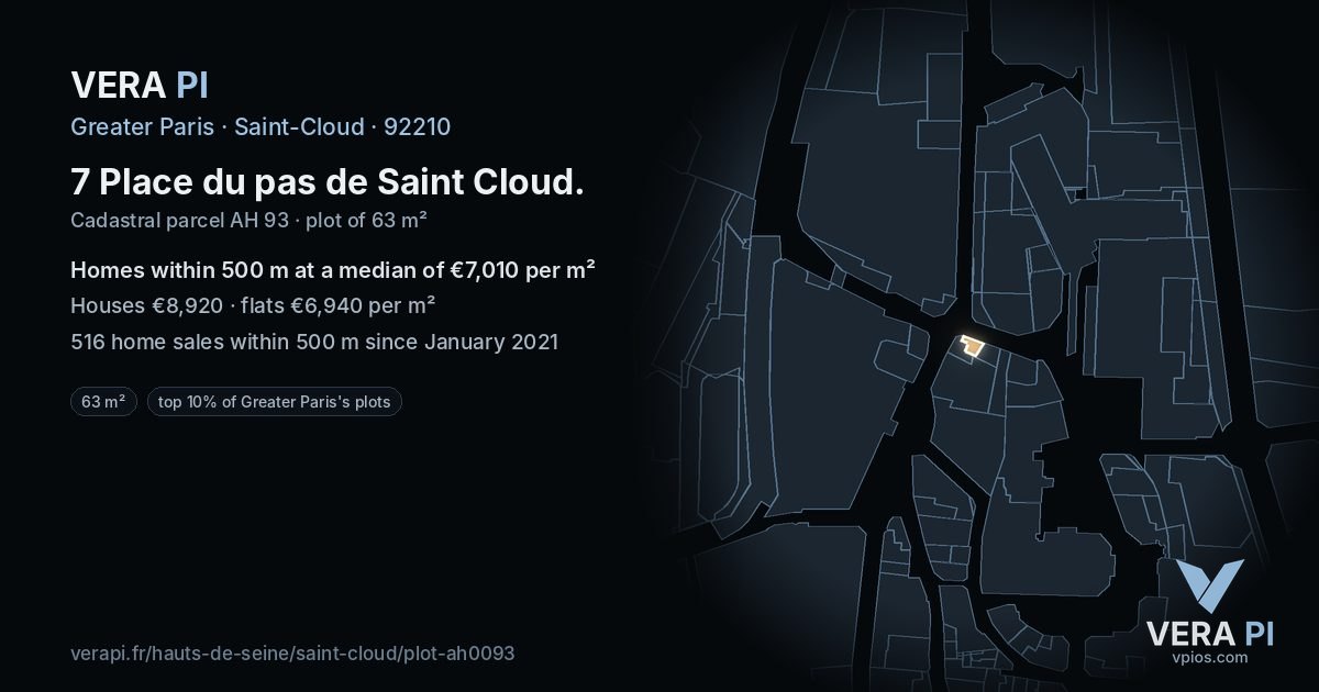 7 Place du pas de Saint Cloud, Saint-Cloud at night – the plot lit, the parcels around coloured by the prices near them