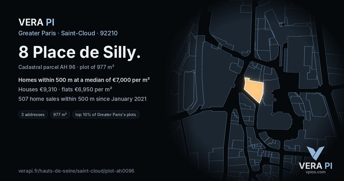 8 Place de Silly, Saint-Cloud at night – the plot lit, the parcels around coloured by the prices near them