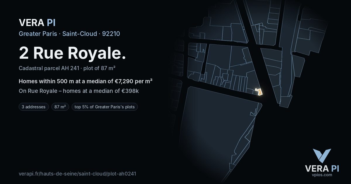 2 Rue Royale, Saint-Cloud at night – the plot lit, the parcels around coloured by the prices near them