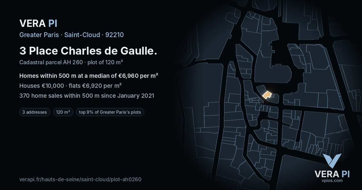 3 Place Charles de Gaulle, Saint-Cloud at night – the plot lit, the parcels around coloured by the prices near them
