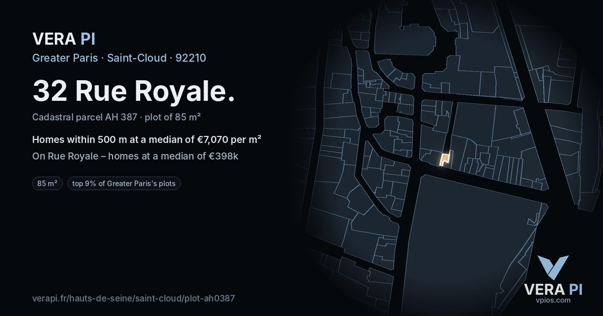 32 Rue Royale, Saint-Cloud at night – the plot lit, the parcels around coloured by the prices near them