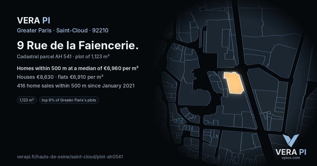 9 Rue de la Faiencerie, Saint-Cloud at night – the plot lit, the parcels around coloured by the prices near them