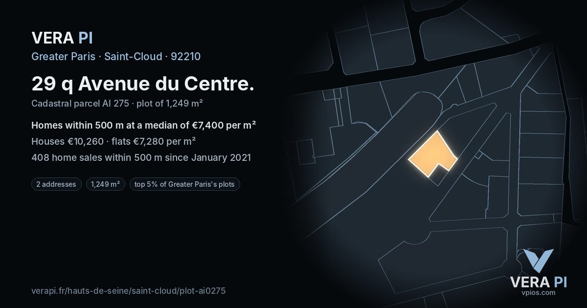29 q Avenue du Centre, Saint-Cloud at night – the plot lit, the parcels around coloured by the prices near them