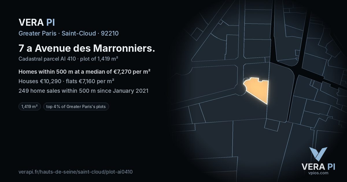 7 a Avenue des Marronniers, Saint-Cloud at night – the plot lit, the parcels around coloured by the prices near them