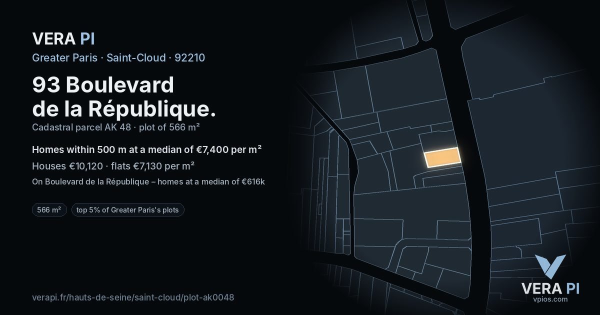 93 Boulevard de la République, Saint-Cloud at night – the plot lit, the parcels around coloured by the prices near them