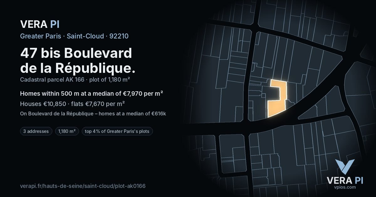 47 bis Boulevard de la République, Saint-Cloud at night – the plot lit, the parcels around coloured by the prices near them