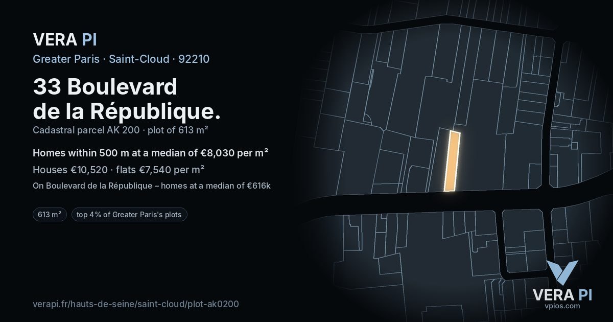33 Boulevard de la République, Saint-Cloud at night – the plot lit, the parcels around coloured by the prices near them